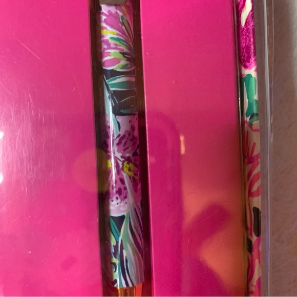 Lilly Pulitzer Bamboo Bash Boxed 128 pg lined Journal with Pen Gift Set - Picture 10 of 10